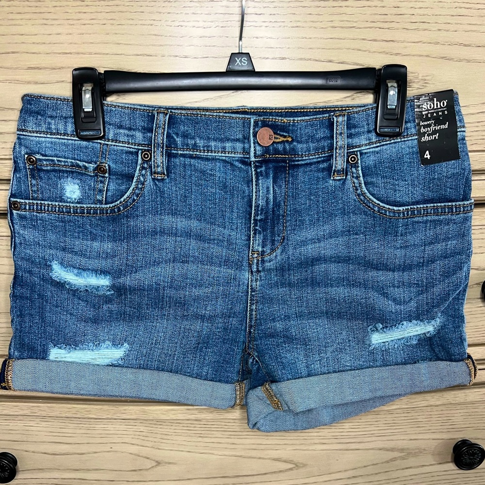 New York And Company boyfriend jean shorts. Size 4